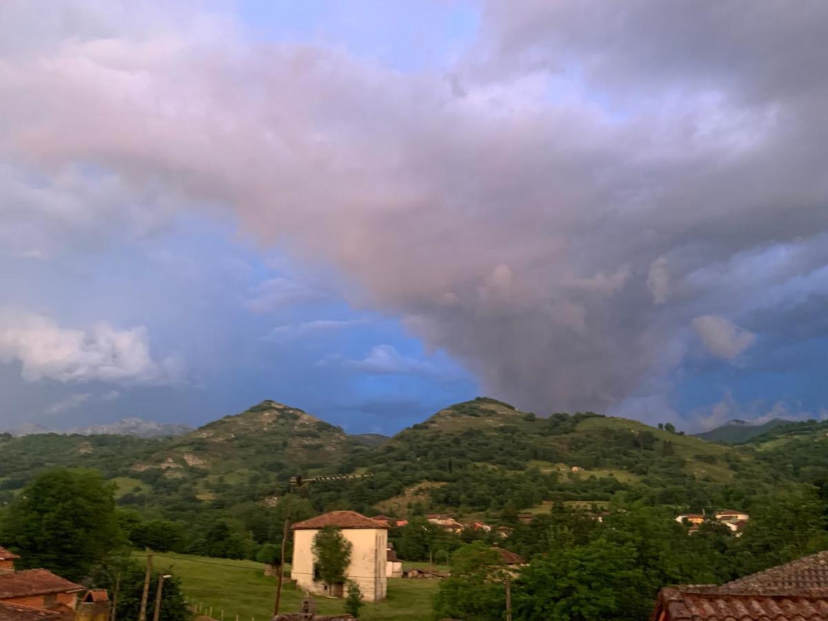 Posada El Pareon Sirviella Bagian luar foto