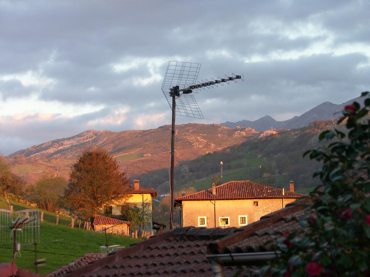 Posada El Pareon Sirviella Bagian luar foto