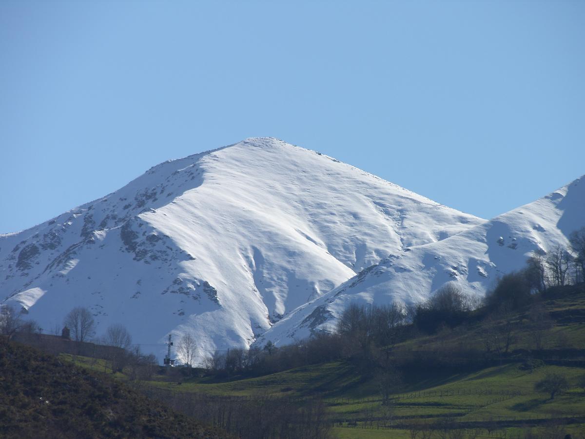 Posada El Pareon Sirviella Bagian luar foto