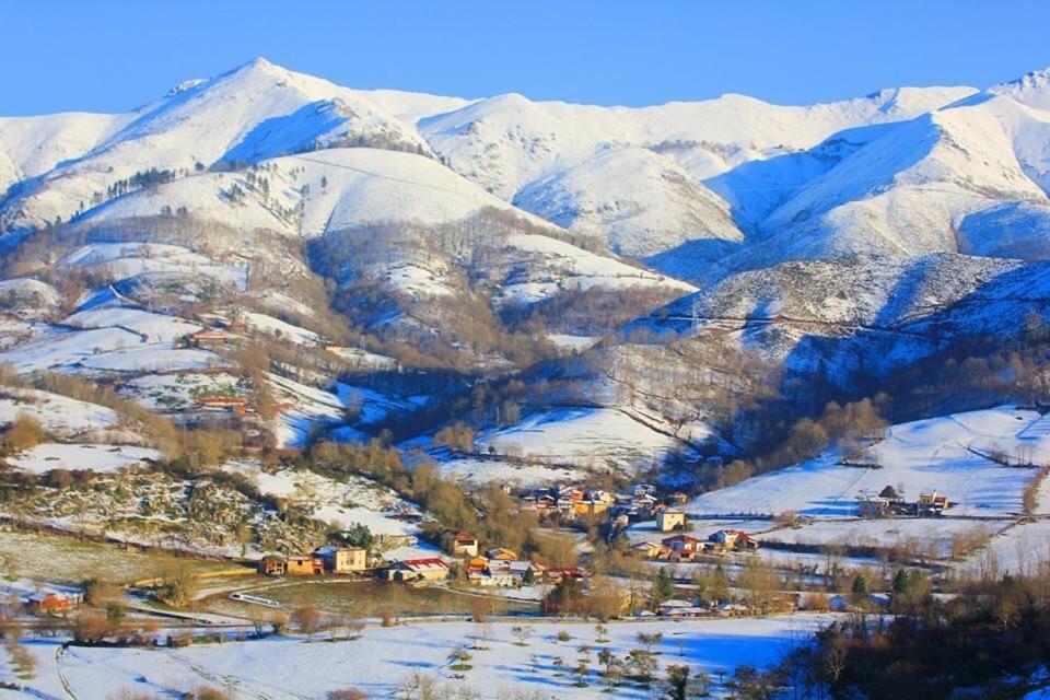 Posada El Pareon Sirviella Bagian luar foto